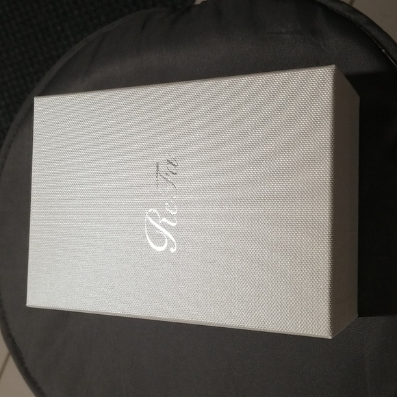 💕REFA💕 ReFa Carat Ray Face Roller ~ New In Box - Picture 13 of 17